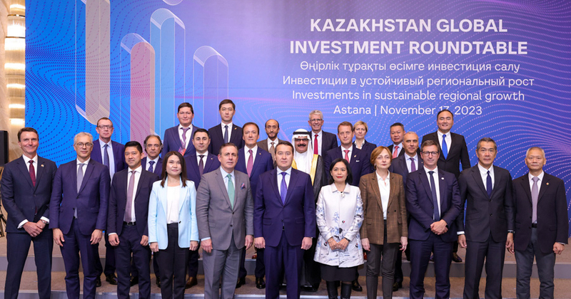 Kansainväliset yritykset solmivat 1,6 miljardilla dollarilla sopimuksia investointitapahtumassa Astanassa