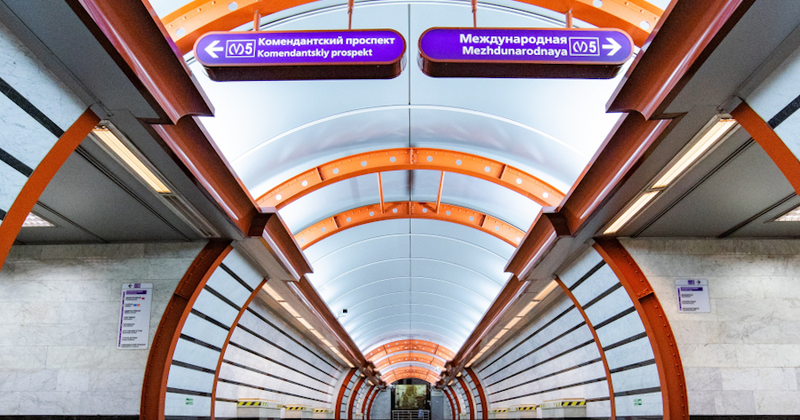 Ozon avasi noutoautomaatteja Kazanin ja Novosibirskin metroasemilla
