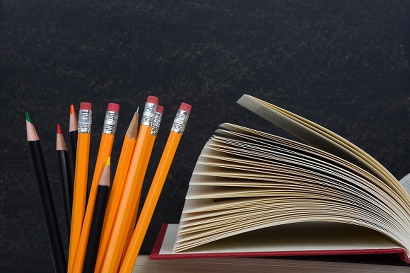 Keski-Aasian koulut tarvitsevat pulpetteja ja oppikirjoja